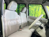 運転席シート廻りは使用感も少なく、良好な状態となっています。丁寧に使われていたことがよくわかりますね。