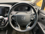 【純正革巻きステアリング】上質な革を使用することで、手にしっかり馴染みとても運転しやすいハンドルです♪