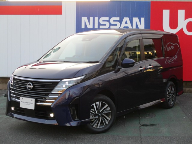 セレナ 1.4 e-4ORCE ハイウェイスターV 4WD