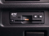 埋め込みタイプのETC。車のデザインと一体となった収納型タイプ。※再セットアップのお申込および再セットアップ料金は別途必要になります。