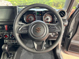 【純正革巻きステアリング】上質な革を使用することで、手にしっかり馴染みとても運転しやすいハンドルです♪