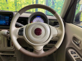 【純正革巻きステアリング】上質な革を使用することで、手にしっかり馴染みとても運転しやすいハンドルです♪