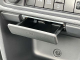 格納式のカード収納です♪