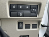 運転席右側に各種スイッチが集約されています!!