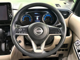 【ステアリングスイッチ】運転中、前方から目線をそらすことなく、オーディオ等の操作が可能な便利機能!安心&快適なドライブを演出してくれます♪