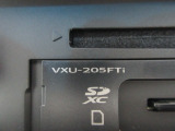 ナビの型式はVXU-205FTiです。