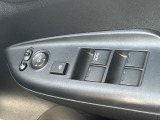 運転席窓操作部スイッチの画像です。