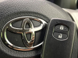 便利なキーレス&プッシュスタートシステム♪この電子キーを携帯しているだけで簡単にエンジンの始動やドアの解錠、施錠が可能です!また万が一の時も安心なエンジンイモビライザーもついてます!