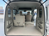 リヤシートも全車消毒済み。シートを倒すとゆったりとした室内空間に★レジャーにショッピングに大活躍!シートは左右別々に動くのでアレンジいろいろ!