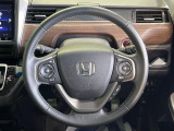 【純正革巻きステアリング】上質な革を使用することで、手にしっかり馴染みとても運転しやすいハンドルです♪