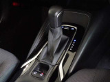 電動パーキングブレーキ・ブレーキホールドを装備してます。ホールド機能は信号待ちが多い一般道で疲労軽減になり、大好評です!