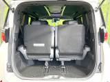 普段のお買い物や通勤、送迎等に十分な荷室スペースを確保しております。セカンドシートを倒すと、大きな荷物の積載も可能です♪