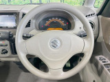 インテリアに合わせたデザインのステアリングは、運転される方のことも考え、運転しやすい形状、大きさです。是非一度、実際に触ってお確かめください。