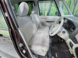 運転席シート廻りは使用感も少なく、良好な状態となっています。丁寧に使われていたことがよくわかりますね。
