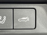 【パワーバックドア】スマートキーや運転席のボタンを押すだけでリアゲートが自動で開閉します!荷物を持っている時や、高い位置にあるバックドアを閉める際に便利な機能です♪