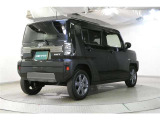 リヤ、後ろから見るとまた車の印象が変わってきますね☆☆