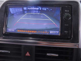 ■バックガイドモニター■車庫入れの時に何かに接触しないかとヒヤヒヤしたことはありませんか?バックモニターがあればそのような不安はなくなります♪ガイド線付きで分かりやすく、夜間でもよく見えます!