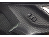 シートポジションメモリ あらかじめ登録しておいたシートポジションを自動的に再現。