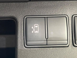 【パワースライドドア】スマートキーや運転席のスイッチでスライドドアの開閉が可能♪電動だから力を入れてドアを開ける必要が無く、小さいお子様でも、重い荷物を持っている時もラクに開け閉めできます♪