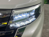 【LEDヘッドライト】悪天候や夜間走行時も良好な視界を確保し安心して運転できる高輝度LEDヘッドライトを装備!点灯速度が早く、消費電力も抑えられています。