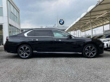 ★BMWエマージェンシーサービス:24時間、様々なトラブルの応急処置のアドバイス、出張修理やレッカー手配、お客様の交通手段やホテルの確保、そして場合によっては、その費用までをも負担するというサービスで