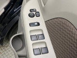 【電動格納ミラー】サイドミラーは電動格納式となっており、狭い駐車場でもキズがつくリスクを抑えられます。