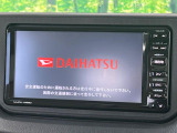 【純正ナビ】人気の純正ナビを装備しております。ナビの使いやすさはもちろん、オーディオ機能も充実!キャンプや旅行はもちろん、通勤や買い物など普段のドライブも楽しくなるはず♪