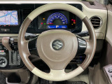 【純正革巻きステアリング】上質な革を使用することで、手にしっかり馴染みとても運転しやすいハンドルです♪