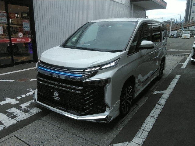 ヴォクシー1.8 ハイブリッド S-Z E-Four 4WD