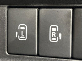 【両側パワースライドドア】スマートキーや運転席のスイッチで後席両側スライドドアの開閉が可能♪電動だから力を入れてドアを開ける必要が無く、小さなお子様でも簡単に開け閉めでき快適です♪