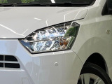 【LEDヘッドライト】悪天候や夜間走行時も良好な視界を確保し安心して運転できる高輝度LEDヘッドライトを装備!点灯速度が早く、消費電力も抑えられています。