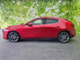 MAZDA3ファストバック 1.8 XD バーガンディ セレクション 4WD 
