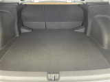 【トランク】積み込みやすくて、たっぷり積める荷室です。シートアレンジできるものは、乗車人数と荷物の量や大きさによってシートを動かすことができるので、より快適なドライブが可能です!