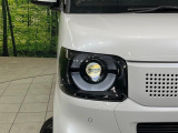 【LEDヘッドライト】悪天候や夜間走行時も良好な視界を確保し安心して運転できる高輝度LEDヘッドライトを装備!点灯速度が早く、消費電力も抑えられています。