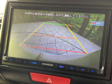 【バックカメラ】駐車時に後方がリアルタイム映像で確認できます。大型商業施設や立体駐車場での駐車時や、夜間のバック時に大活躍!運転スキルに関わらず、今や必須となった装備のひとつです!