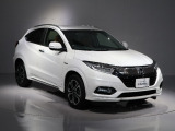 『ACC(車両追随機能)』で、予め設定した速度内で自動でスピードを調整。高速道路などの運転の時には、常に一定の車間距離を保つことができ、安全な運転と快適なドライブをサポートしてくれます。