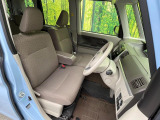 運転席シート廻りは使用感も少なく、良好な状態となっています。丁寧に使われていたことがよくわかりますね。