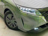 【LEDヘッドライト】悪天候や夜間走行時も良好な視界を確保し安心して運転できる高輝度LEDヘッドライトを装備!点灯速度が早く、消費電力も抑えられています。