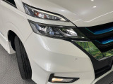 【LEDヘッドライト】悪天候や夜間走行時も良好な視界を確保し安心して運転できる高輝度LEDヘッドライトを装備!点灯速度が早く、消費電力も抑えられています。