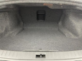 【トランク】積み込みやすくて、たっぷり積める荷室です。シートアレンジできるものは、乗車人数と荷物の量や大きさによってシートを動かすことができるので、より快適なドライブが可能です!