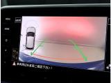 バックカメラ トラフィックアラートで苦手な駐車も楽々できます.