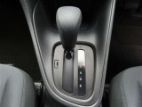 フロアシフトのCVTオートマチック車です。