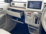 【 オートエアコン 】車内温度を感知して自動で温度調整をしてくれるのでいつでも快適な車内空間を創り上げます!