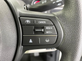 【アダプティブクルーズコントロール】高速道路での長距離走行が楽に!!自動で速度を保つクルーズコントロールが、衝突軽減システムと連携し、前方の車両を感知して車間を保つように速度調節してくれます!!