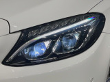 ●LEDヘッドライト:夜間走行時も良好な視界を確保し安心して運転できる高輝度LEDヘッドライトを装備!点灯速度が早く、消費電力も抑えられています。