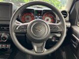 【純正革巻きステアリング】上質な革を使用することで、手にしっかり馴染みとても運転しやすいハンドルです♪