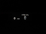 ヘッドアップディスプレイは視認性が非常に良く、運転時の視線を逸らさず様々な情報の確認が行えます。