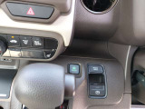 運転席側はシートヒーターが付いておりますので、寒い冬も安心ですね。