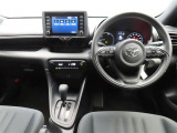 ぜひ展示車の運転席に座ってみてください。
