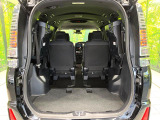普段のお買い物や通勤、送迎等に十分な荷室スペースを確保しております。セカンドシートを倒すと、大きな荷物の積載も可能です♪
